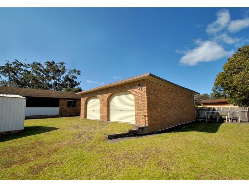 11 Greenbank Grove, Culburra Beach NSW 2540