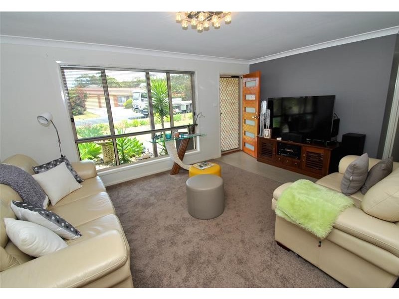 38 Hollingsworth Crescent, Callala Bay NSW 2540