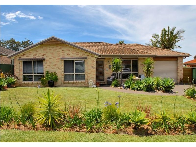 38 Hollingsworth Crescent, Callala Bay NSW 2540