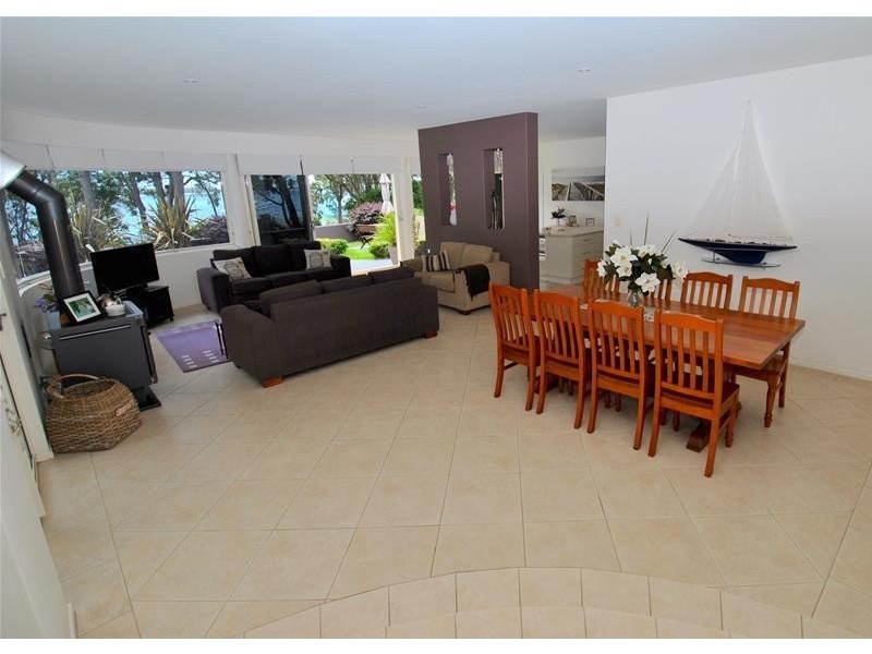 60 Boorawine Terrace, Callala Bay NSW 2540