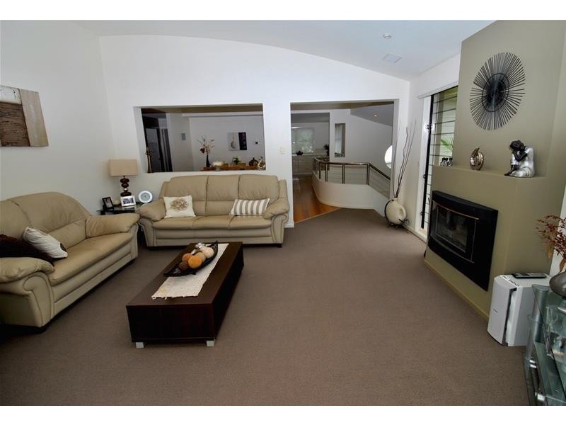 60 Boorawine Terrace, Callala Bay NSW 2540