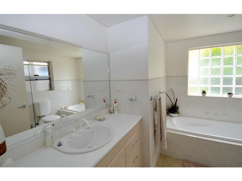 60 Boorawine Terrace, Callala Bay NSW 2540