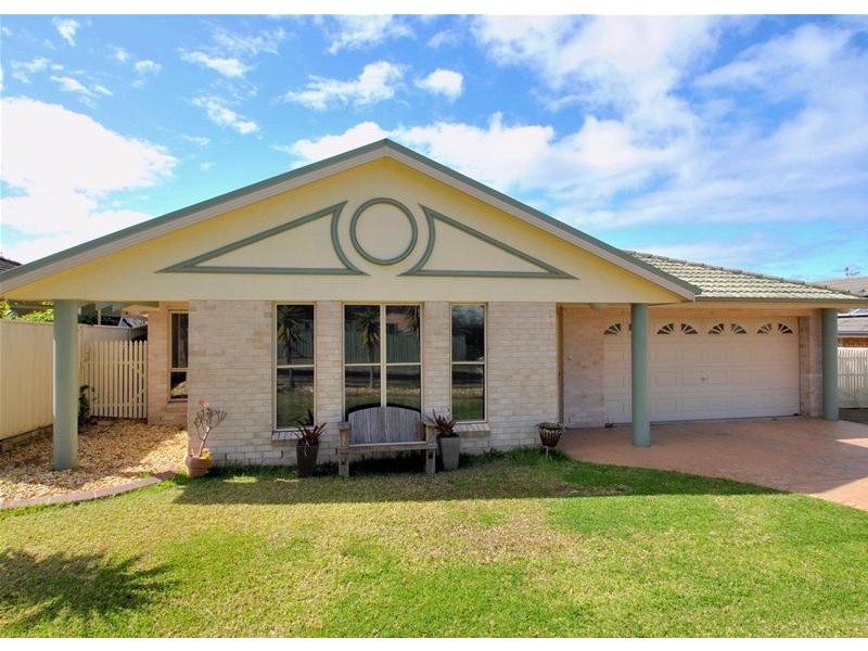 24 Carson Crescent, Callala Bay NSW 2540