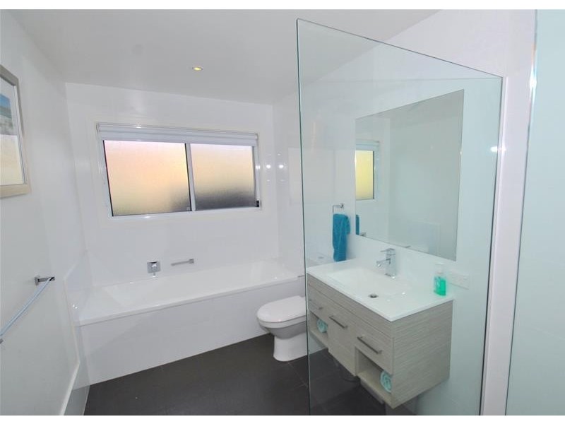 6  Sandlewood Cove, Callala Beach NSW 2540