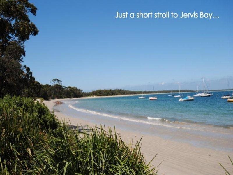 100 Hollingsworth Crescent, Callala Bay NSW 2540