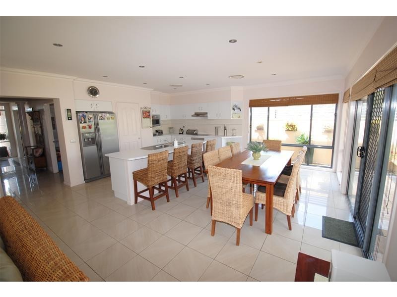 186 Marina Lane, Culburra Beach NSW 2540