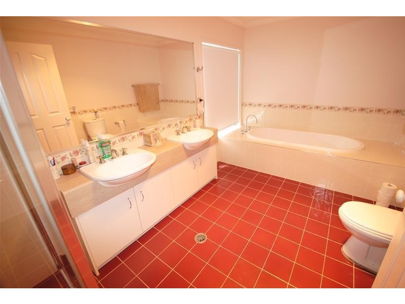 186 Marina Lane, Culburra Beach NSW 2540