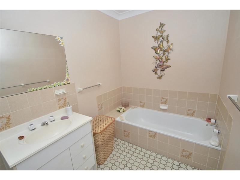 1 Chapman Street, Callala Bay NSW 2540