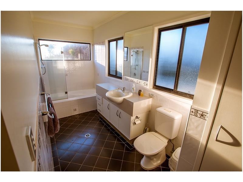 12 Vivian Way, Culburra Beach NSW 2540