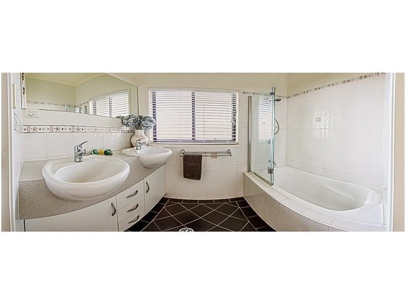 12 Vivian Way, Culburra Beach NSW 2540