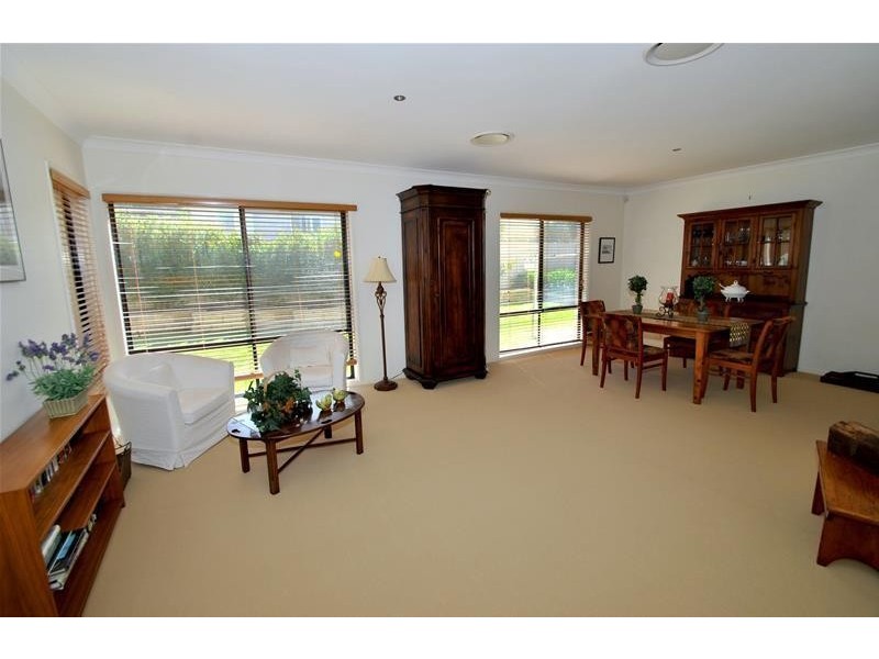 8 Barden Close, Callala Bay NSW 2540