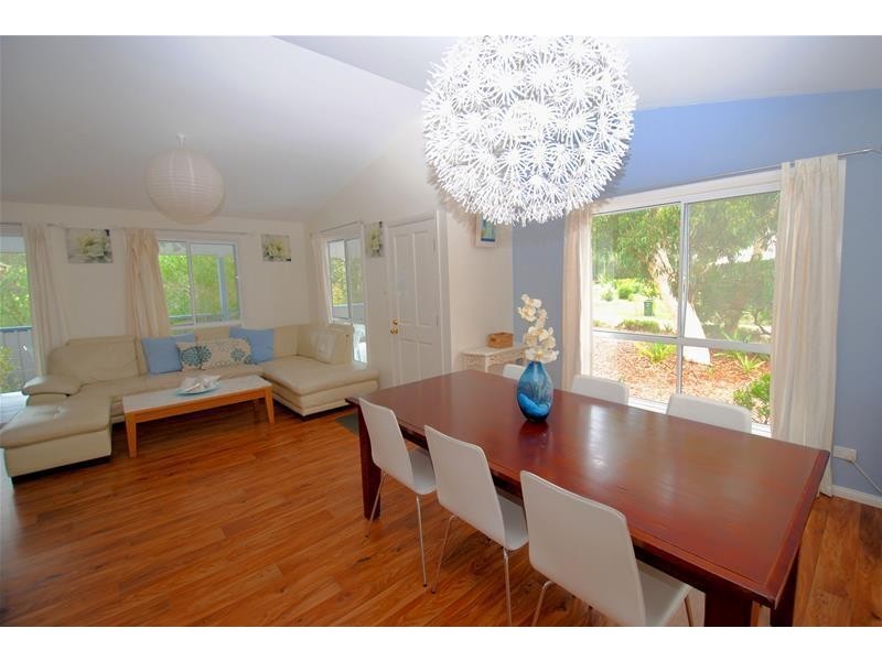 8 Sagewood Row, Callala Beach NSW 2540