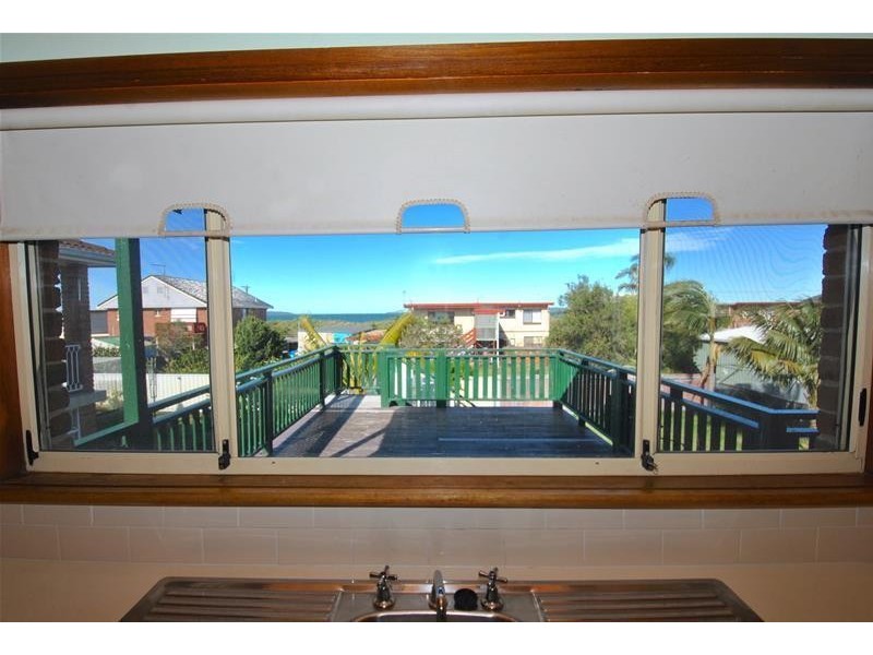 17 Lennox Road, Callala Beach NSW 2540