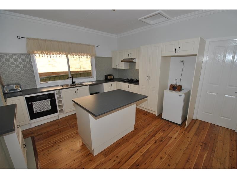 16 Jervis Street, Greenwell Point NSW 2540