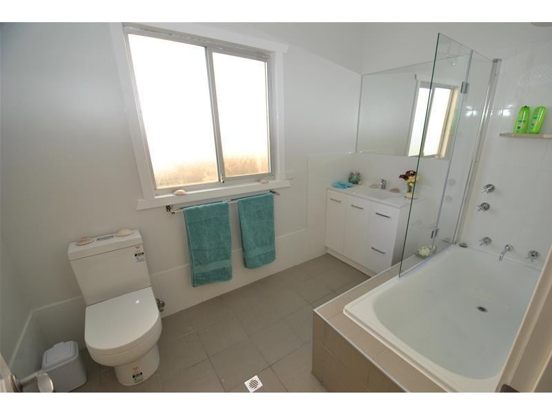 16 Jervis Street, Greenwell Point NSW 2540