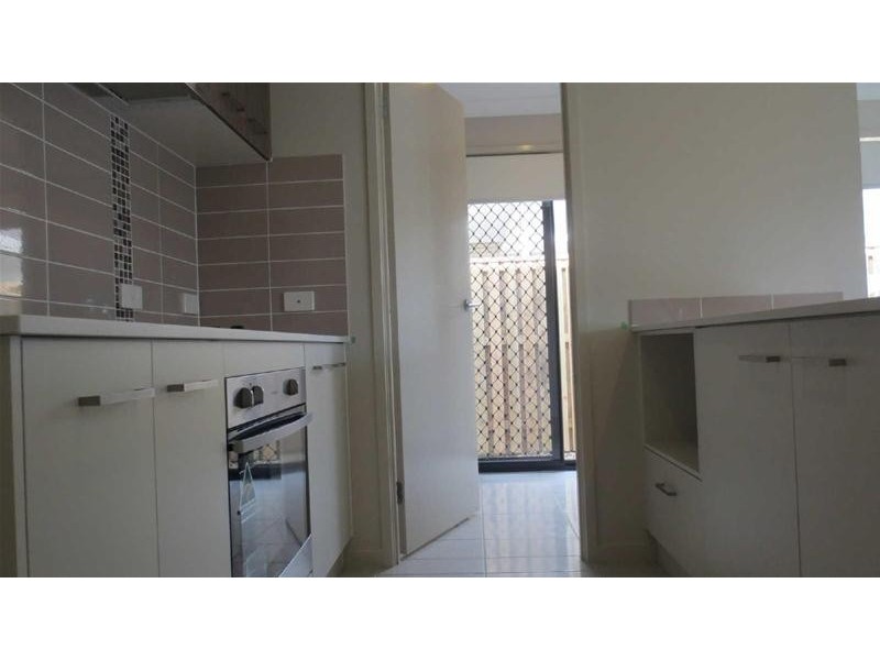 5  Ningaloo Drive, Pimpama QLD 4209