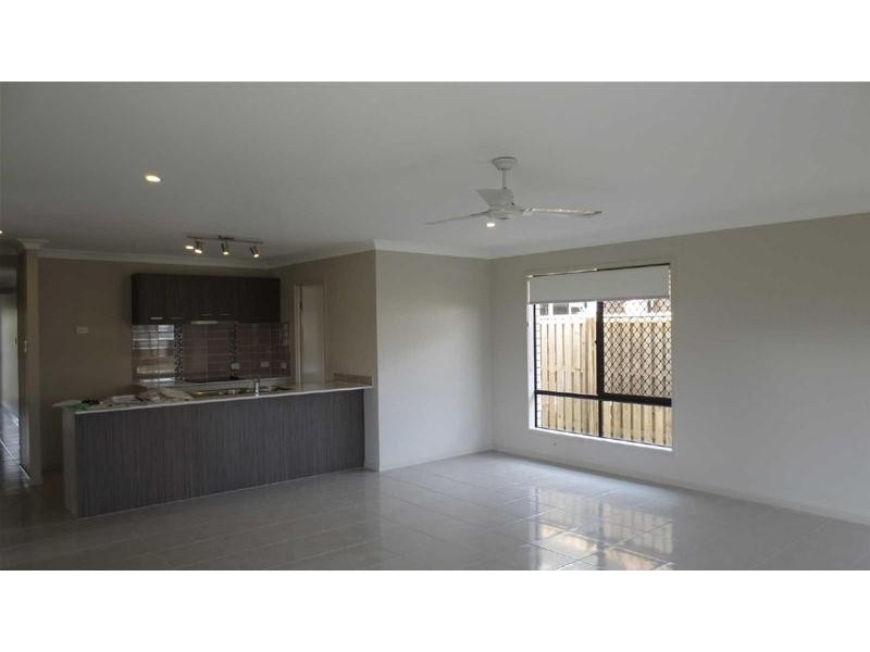 5  Ningaloo Drive, Pimpama QLD 4209