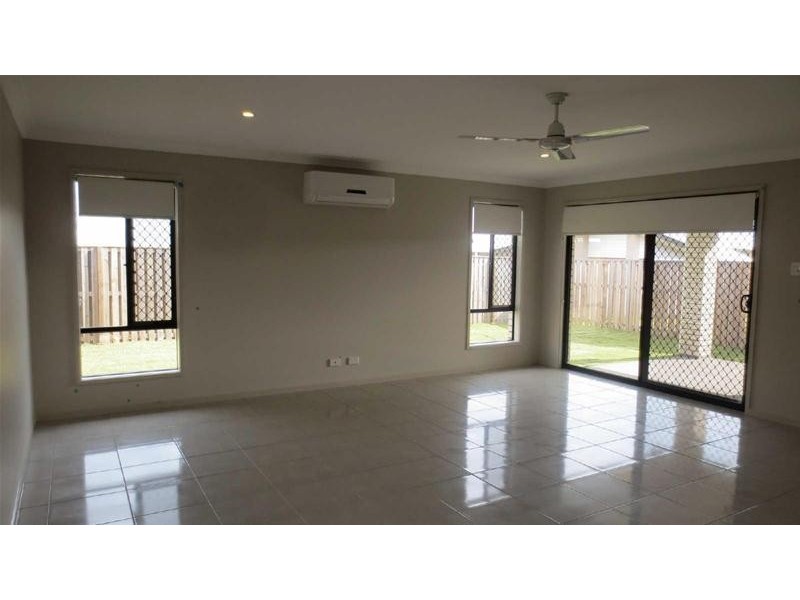 5  Ningaloo Drive, Pimpama QLD 4209