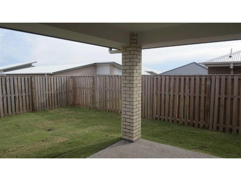 5  Ningaloo Drive, Pimpama QLD 4209