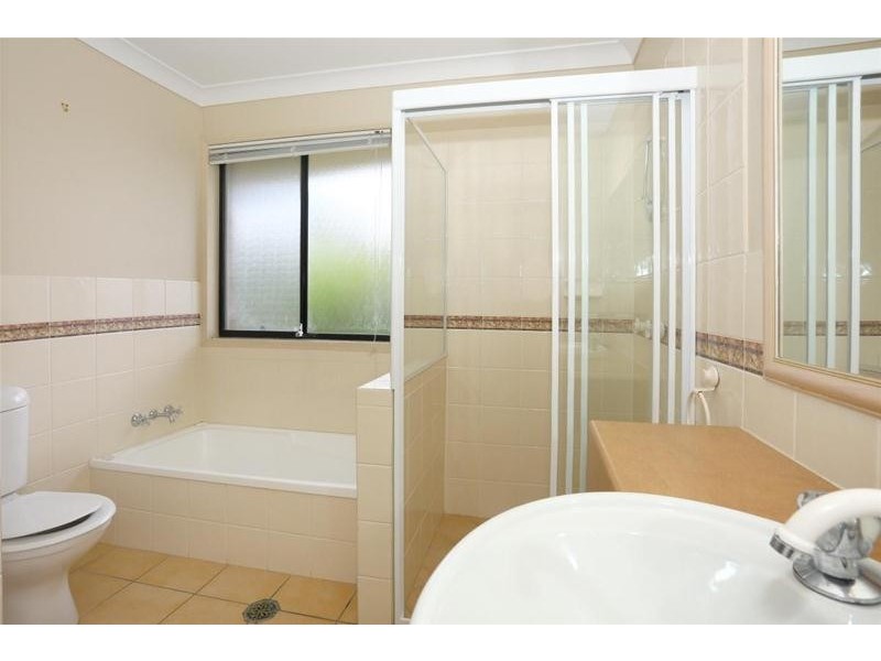 4 Meadowbank Drive, Upper Coomera QLD 4209