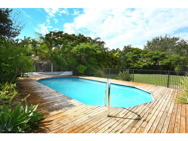 4 Meadowbank Drive, Upper Coomera QLD 4209