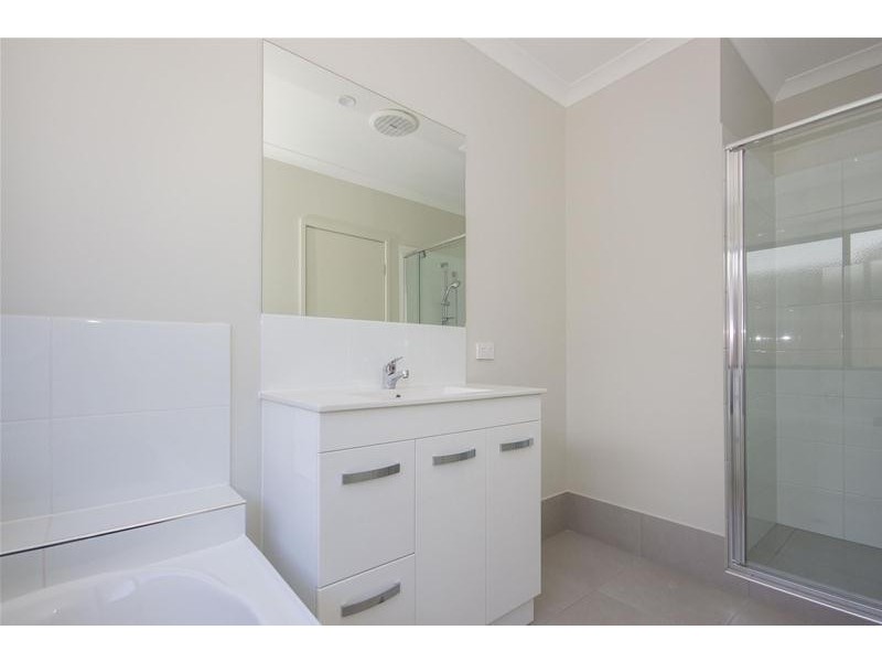 33 Butterleaf Crescent, Pimpama QLD 4209