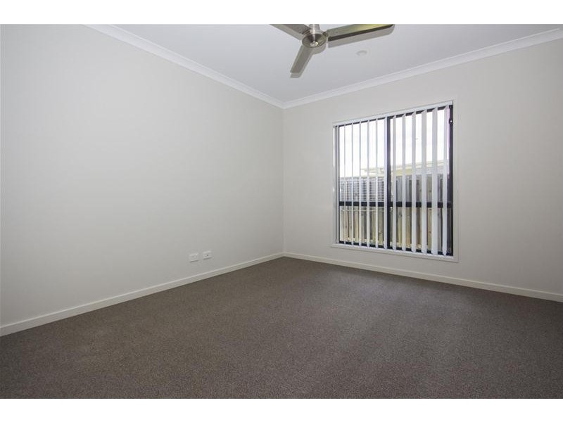 33 Butterleaf Crescent, Pimpama QLD 4209