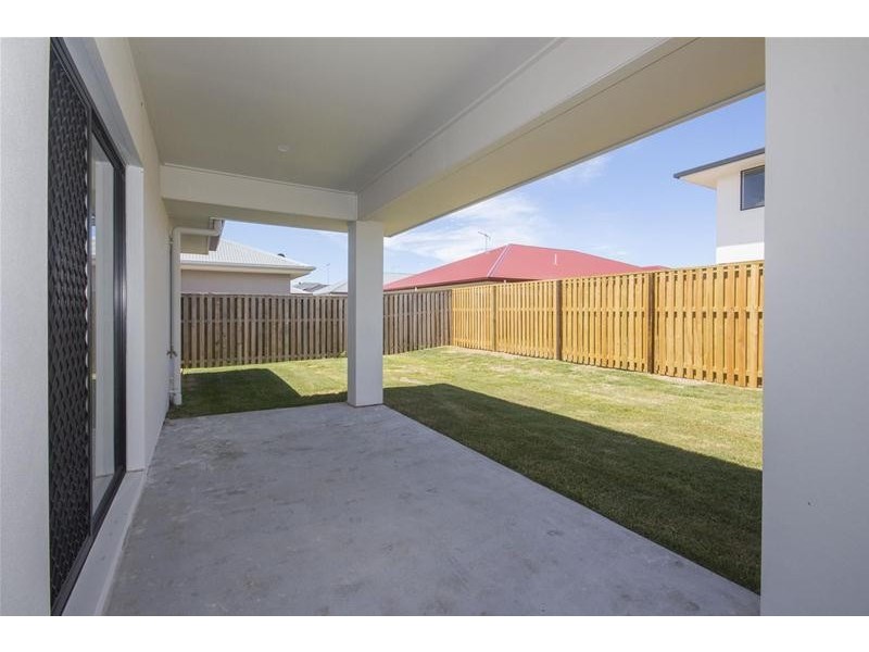 33 Butterleaf Crescent, Pimpama QLD 4209
