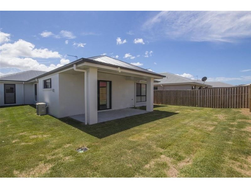 33 Butterleaf Crescent, Pimpama QLD 4209