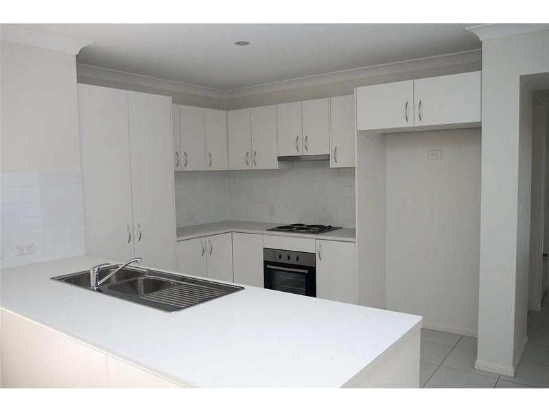 8  Earleham Court, Pimpama QLD 4209