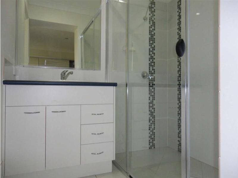 8  Earleham Court, Pimpama QLD 4209