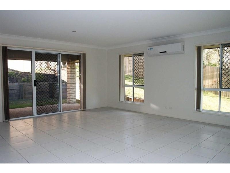 8  Earleham Court, Pimpama QLD 4209
