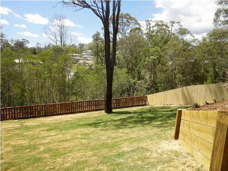 18 Gordon Drive, Upper Coomera QLD 4209