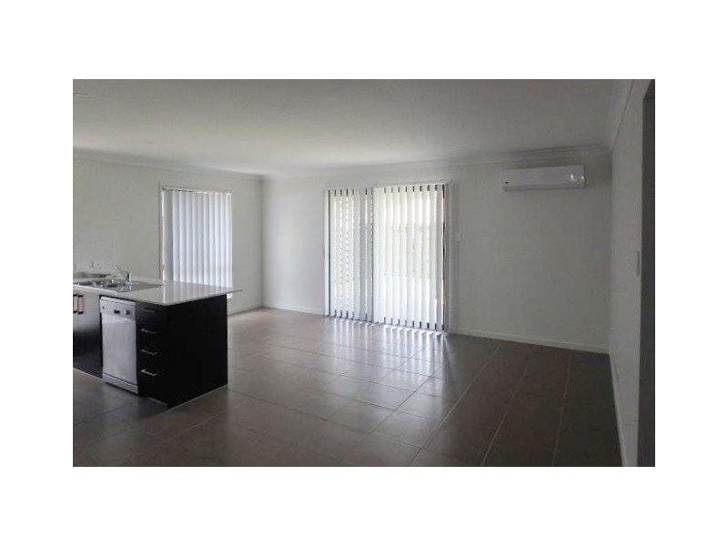 113  Dixon Drive, Pimpama QLD 4209