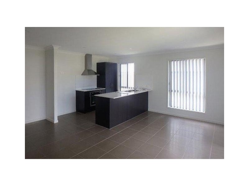113  Dixon Drive, Pimpama QLD 4209