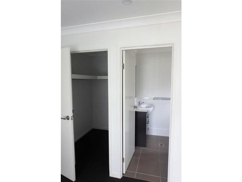 113  Dixon Drive, Pimpama QLD 4209