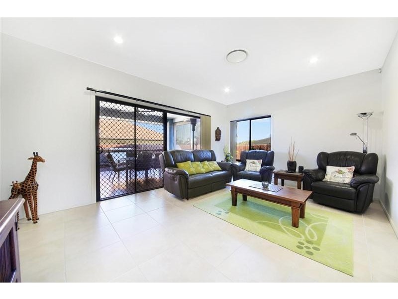 15 Greenleaf Street, Upper Coomera QLD 4209