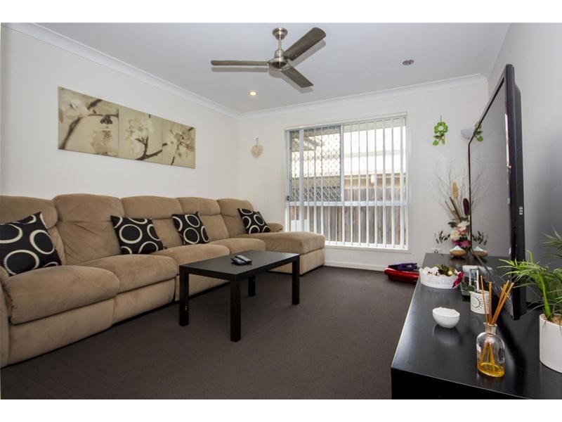 8 Sienna Crescent, Pimpama QLD 4209