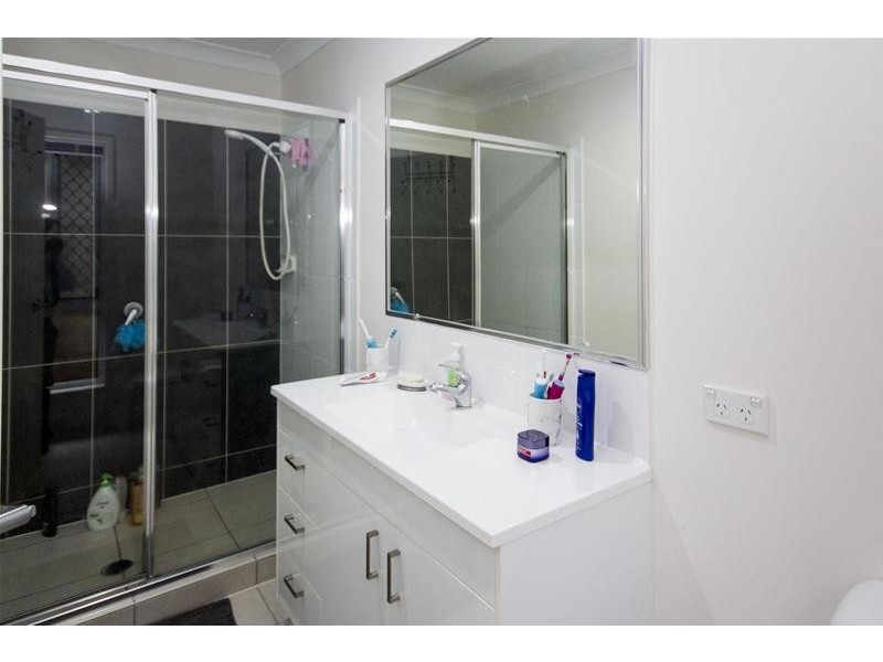 8 Sienna Crescent, Pimpama QLD 4209