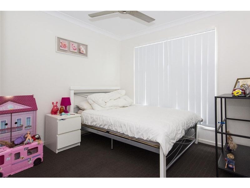 8 Sienna Crescent, Pimpama QLD 4209