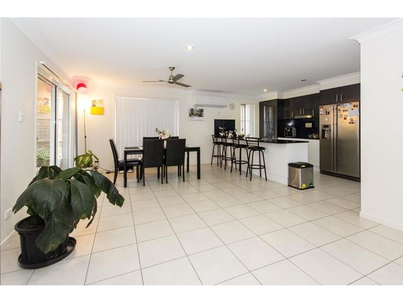 8 Sienna Crescent, Pimpama QLD 4209