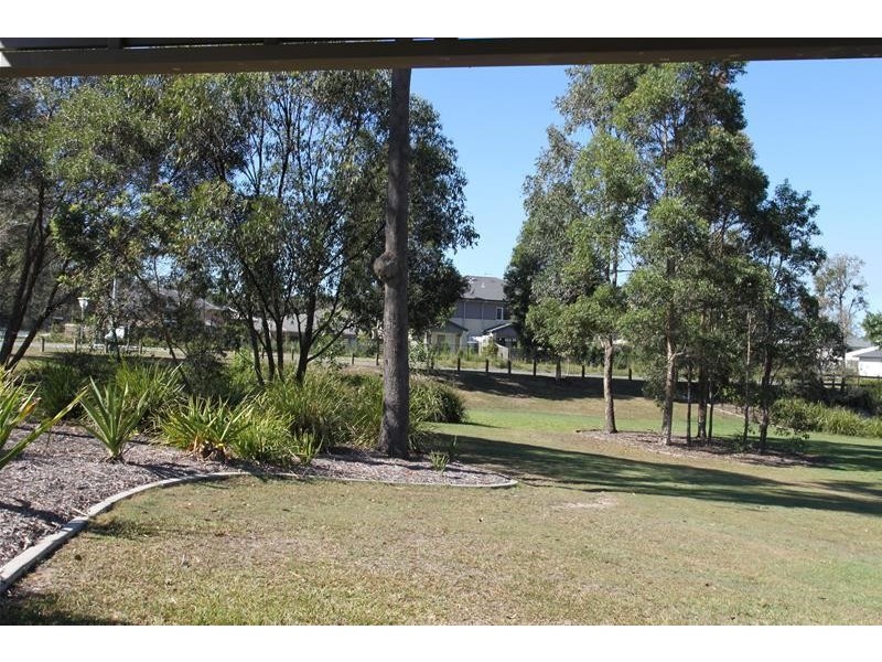 3/3 Christine Drive, Coomera QLD 4209