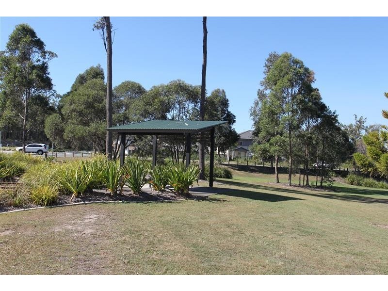 3/3 Christine Drive, Coomera QLD 4209