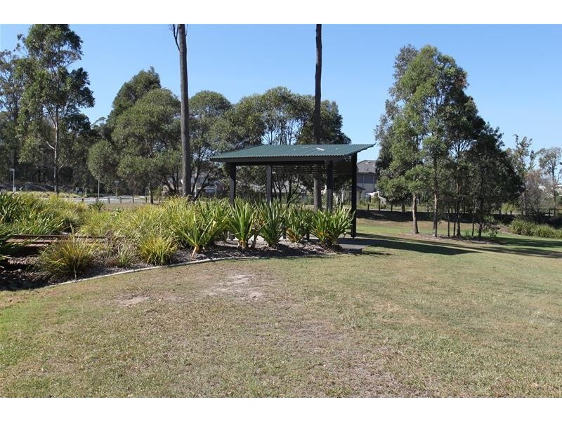 3/3 Christine Drive, Coomera QLD 4209