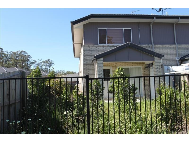 3/3 Christine Drive, Coomera QLD 4209