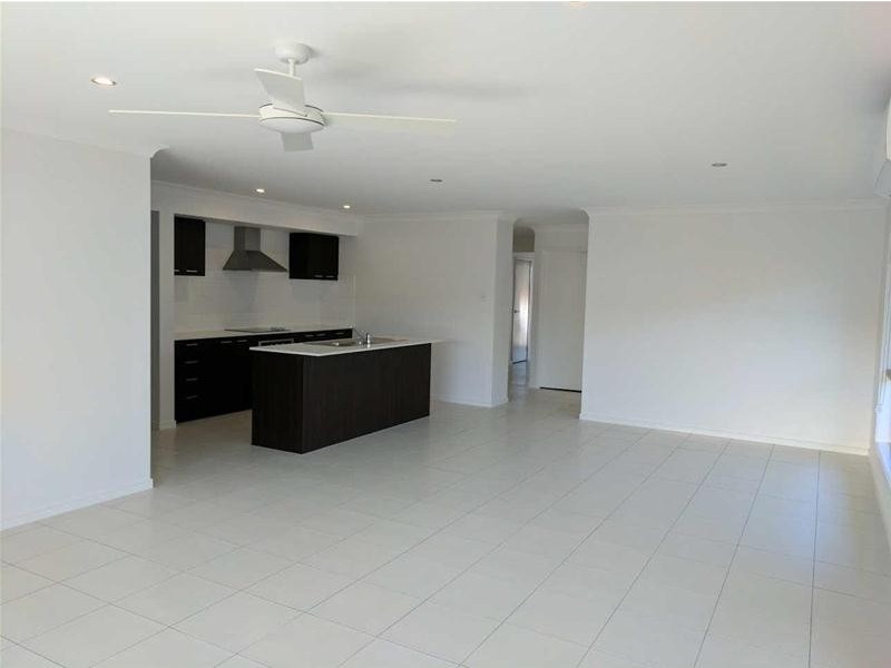 24 Moorinya Crt, Pimpama QLD 4209