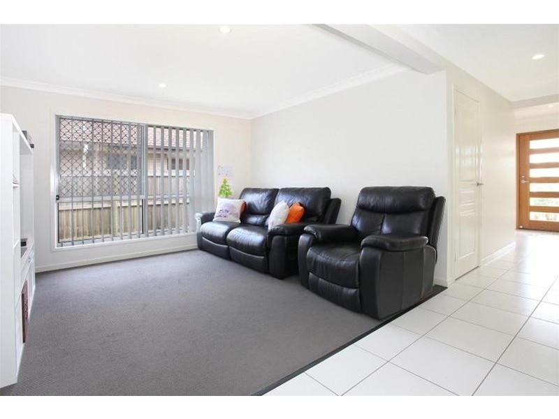 5 Cairnlea Drive, Pimpama QLD 4209