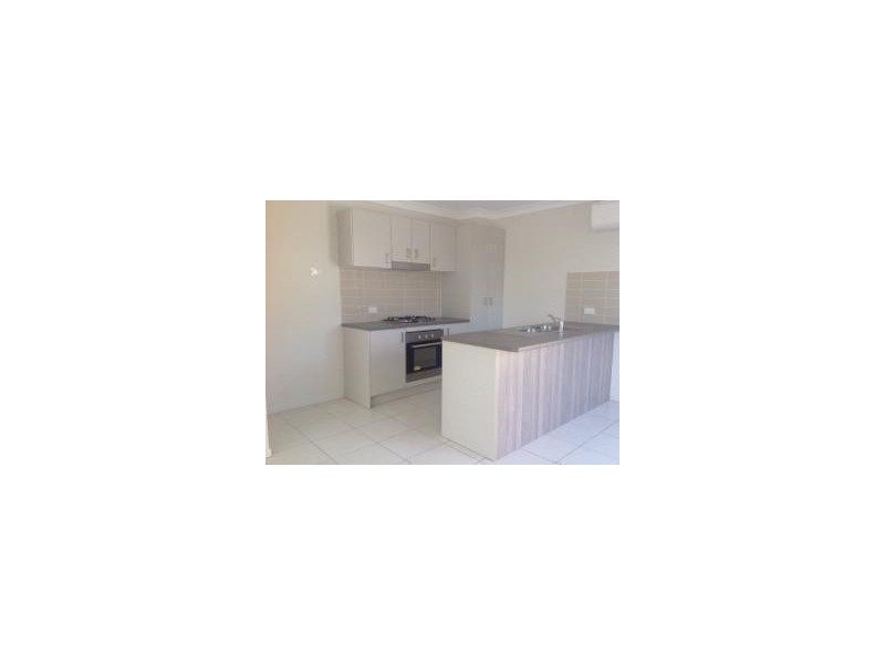 2/5  Copper Parade, Pimpama QLD 4209