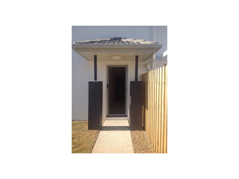 2/5  Copper Parade, Pimpama QLD 4209