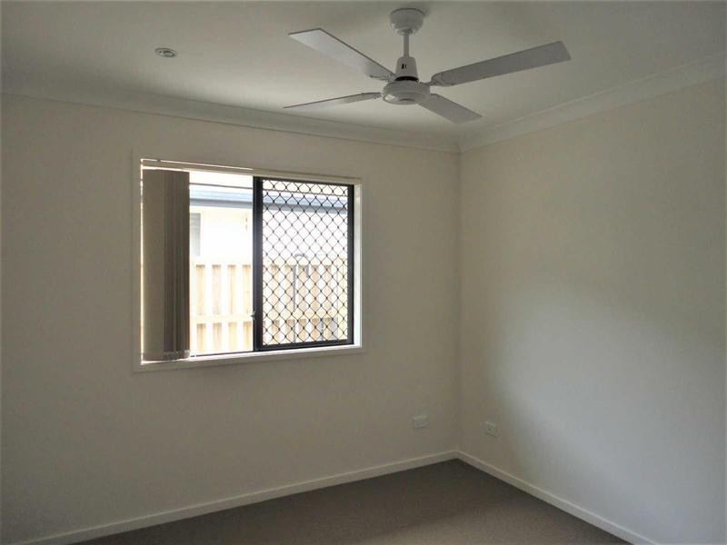 2/8  Wolseley Way, Upper Coomera QLD 4209